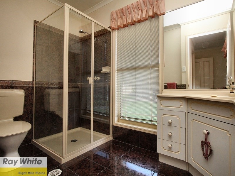 2 Jacaranda Place, Eight Mile Plains QLD 4113