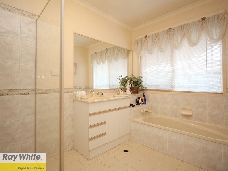 2 Jacaranda Place, Eight Mile Plains QLD 4113