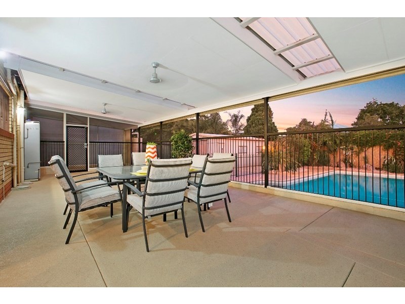 16 Cressbrook Street, Eight Mile Plains QLD 4113