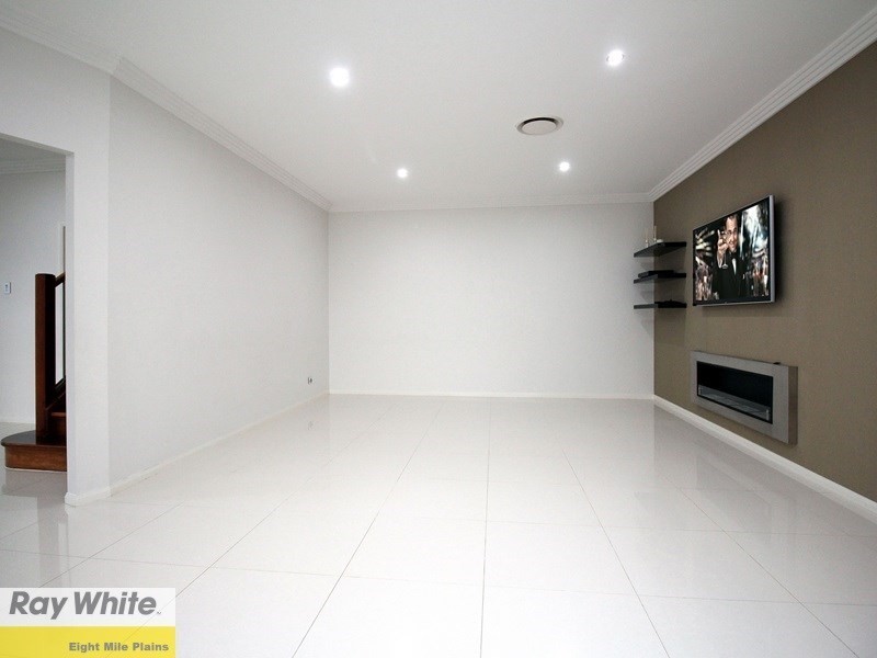 8 Trudy Crescent, Cornubia QLD 4130