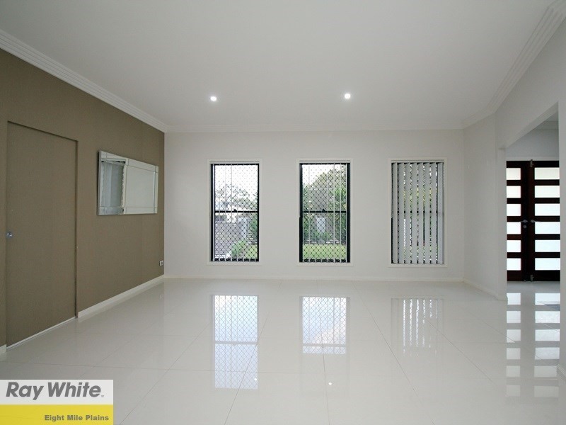 8 Trudy Crescent, Cornubia QLD 4130