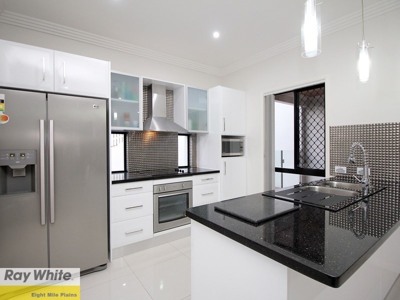 8 Trudy Crescent, Cornubia QLD 4130