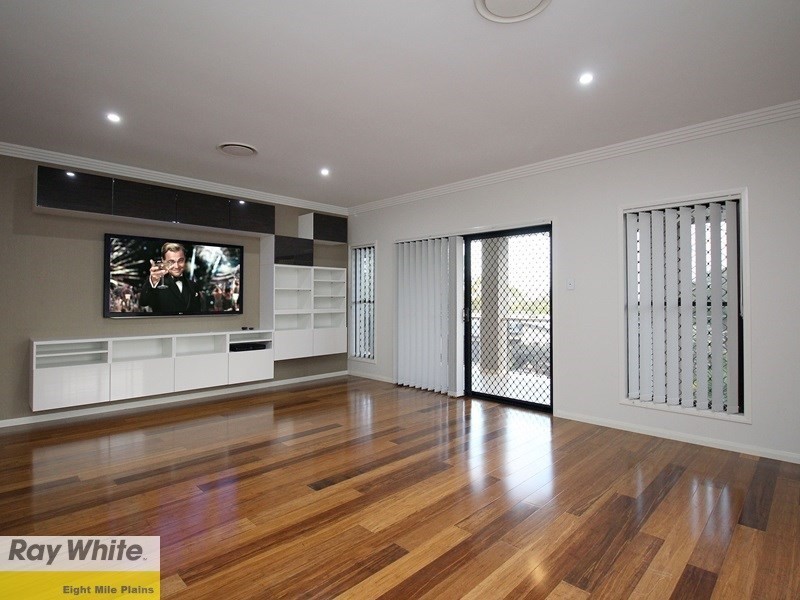 8 Trudy Crescent, Cornubia QLD 4130