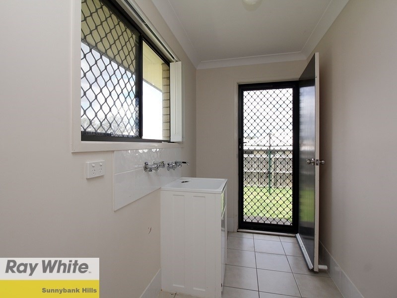 31 Fourth Avenue, Marsden QLD 4132