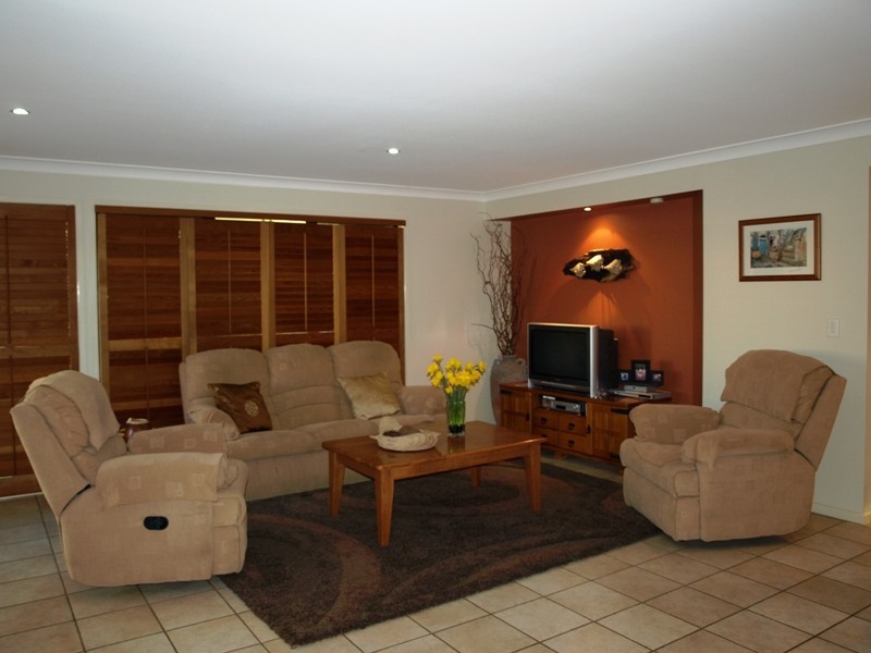 2 Orchard Place, Eight Mile Plains QLD 4113