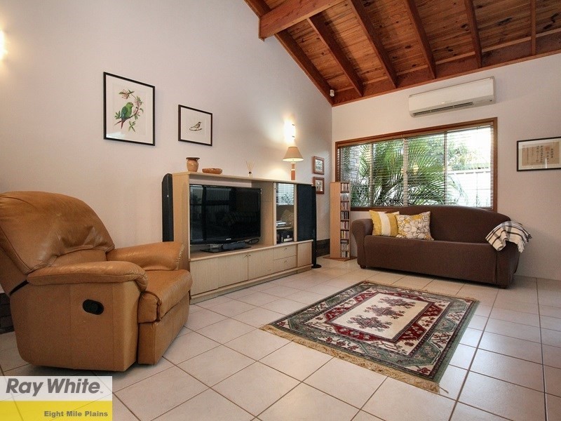 64 Oakleaf Street, Eight Mile Plains QLD 4113