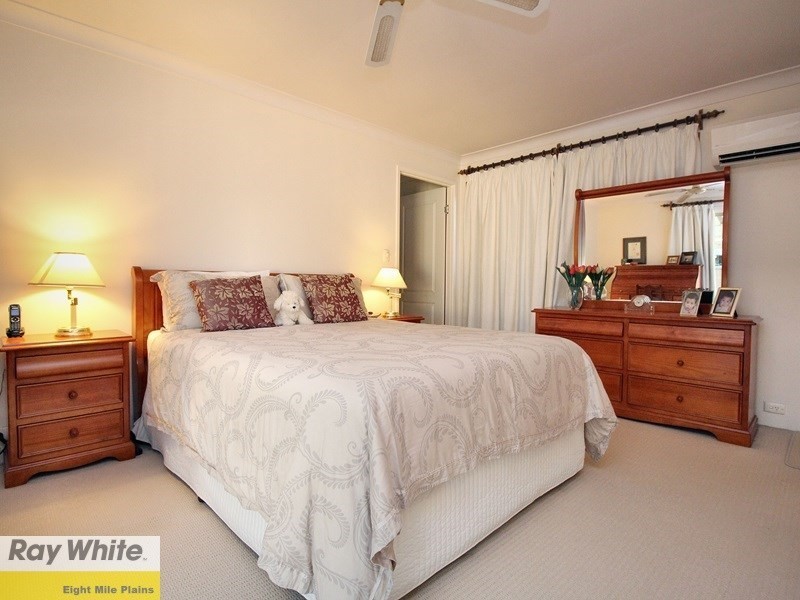 64 Oakleaf Street, Eight Mile Plains QLD 4113