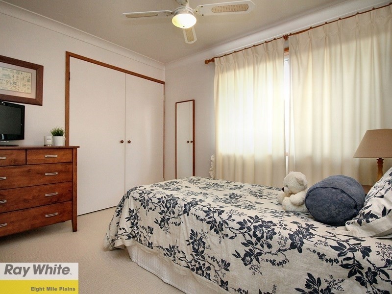 64 Oakleaf Street, Eight Mile Plains QLD 4113