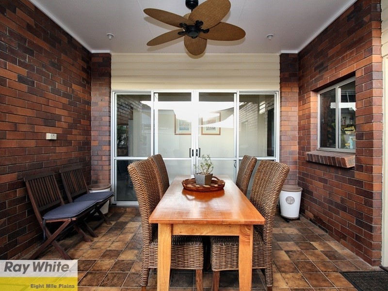 64 Oakleaf Street, Eight Mile Plains QLD 4113