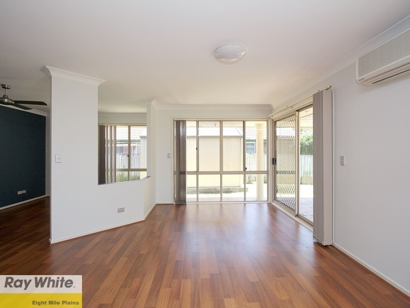 17 Greenlaw Place, Eight Mile Plains QLD 4113