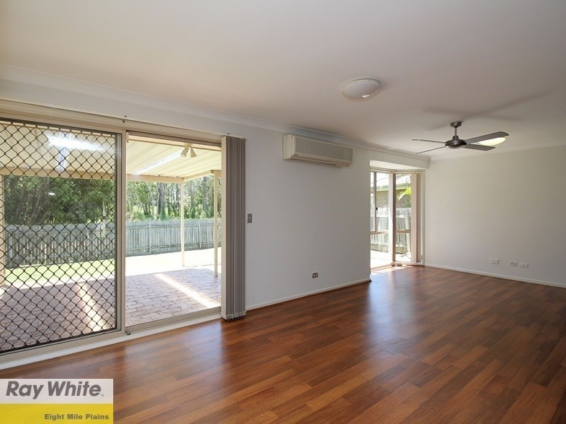 17 Greenlaw Place, Eight Mile Plains QLD 4113