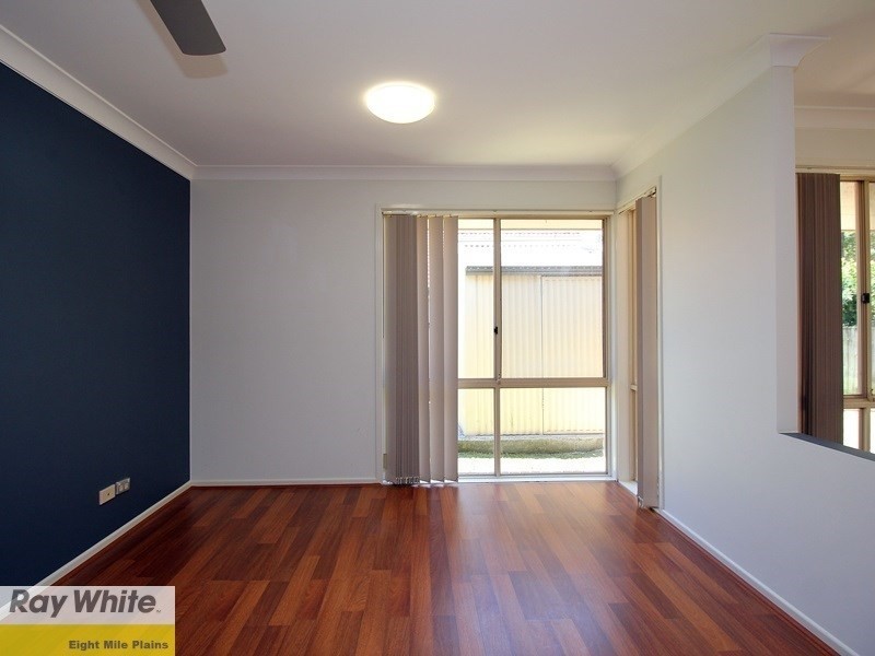 17 Greenlaw Place, Eight Mile Plains QLD 4113