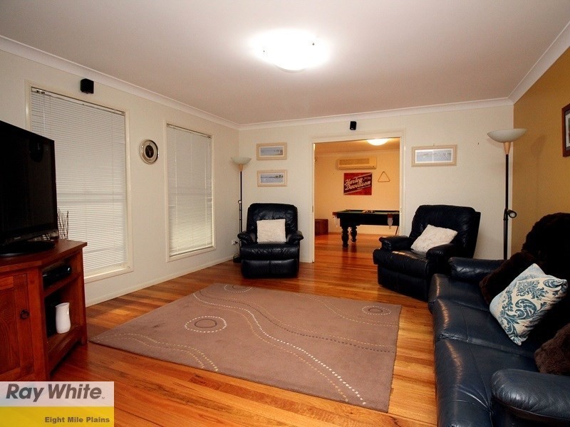 17 Forbes Place, Eight Mile Plains QLD 4113