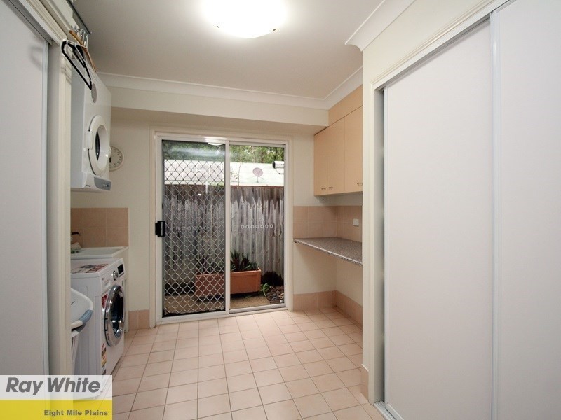 17 Forbes Place, Eight Mile Plains QLD 4113