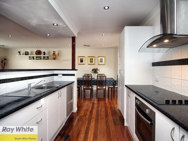 8 Packman Avenue, Rochedale South QLD 4123