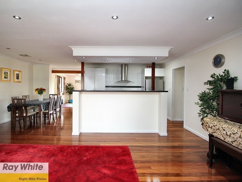 8 Packman Avenue, Rochedale South QLD 4123