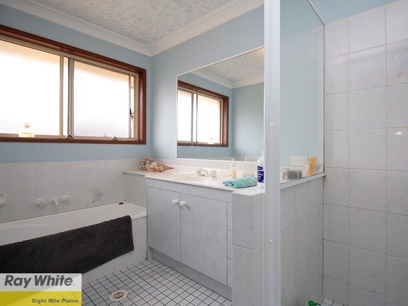 4 Ngumi Court, Eight Mile Plains QLD 4113