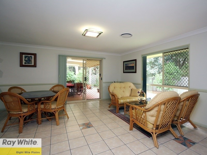 27 Lexington Place, Wishart QLD 4122