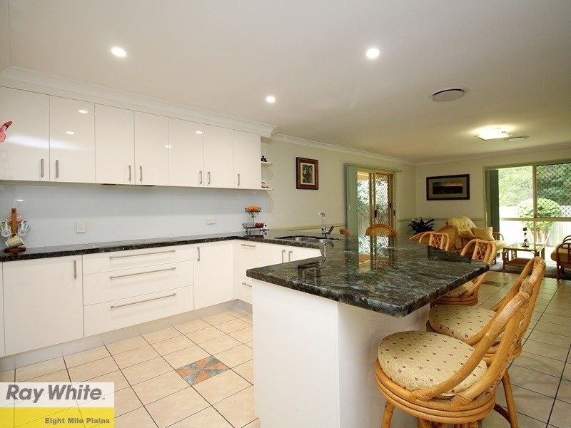 27 Lexington Place, Wishart QLD 4122