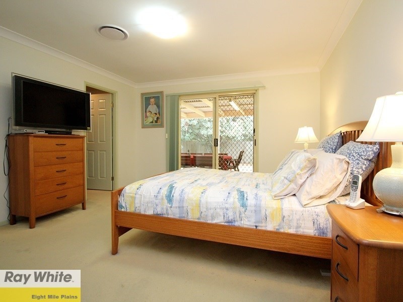 27 Lexington Place, Wishart QLD 4122