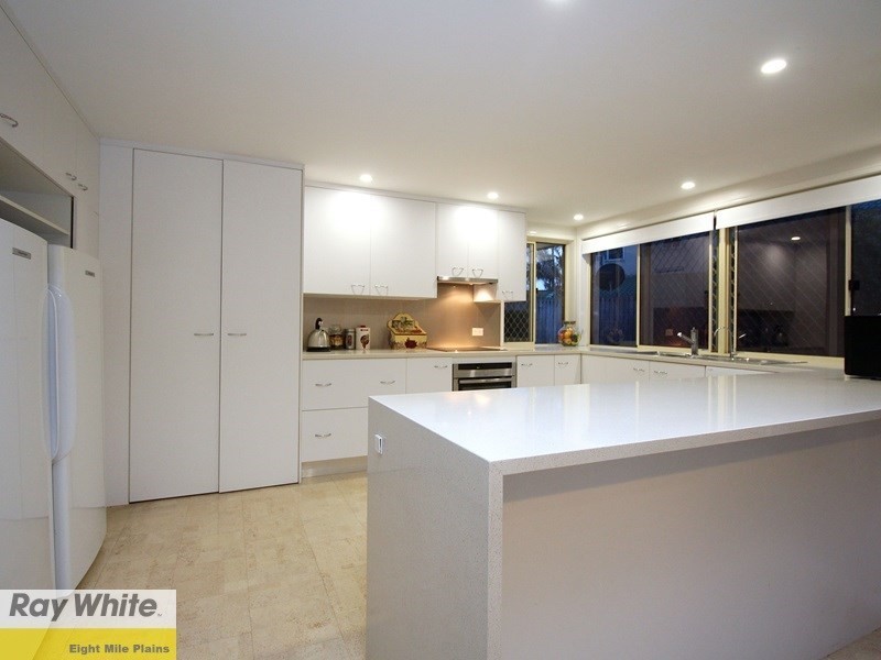 15 Jacaranda Place, Eight Mile Plains QLD 4113