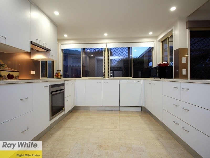 15 Jacaranda Place, Eight Mile Plains QLD 4113