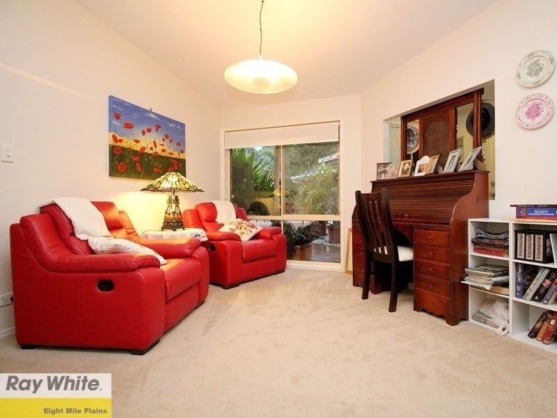 15 Jacaranda Place, Eight Mile Plains QLD 4113