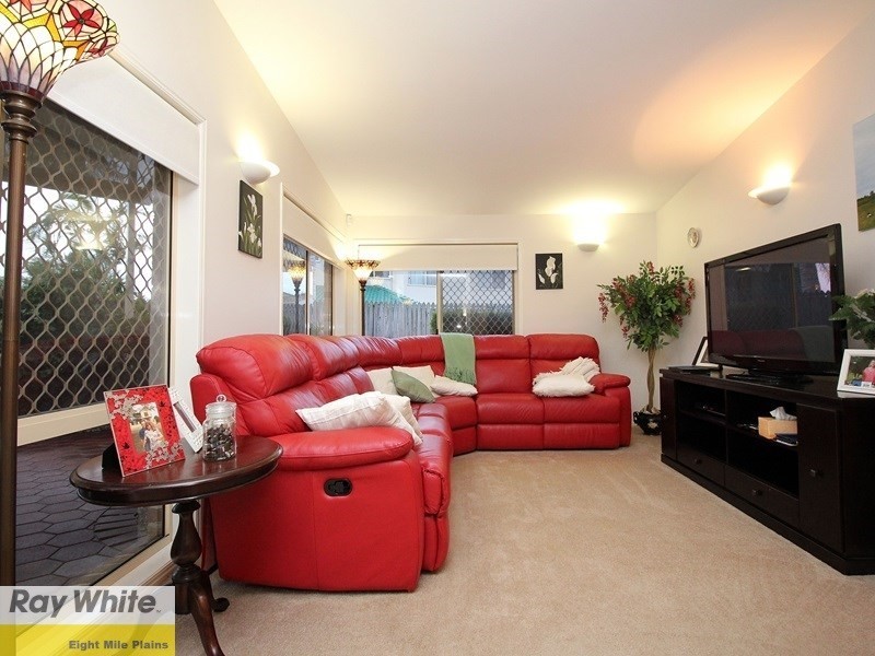 15 Jacaranda Place, Eight Mile Plains QLD 4113