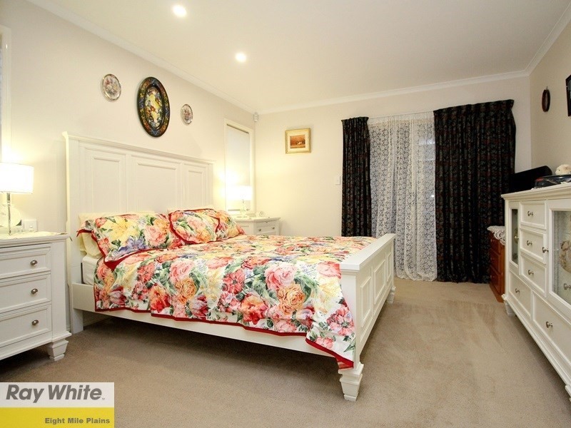 15 Jacaranda Place, Eight Mile Plains QLD 4113