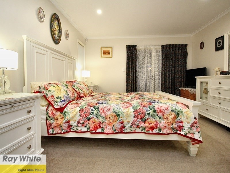 15 Jacaranda Place, Eight Mile Plains QLD 4113