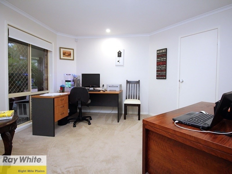 15 Jacaranda Place, Eight Mile Plains QLD 4113