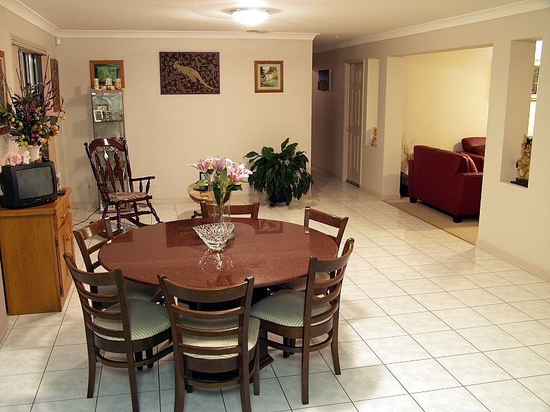 18 Poets Place, Parkinson QLD 4115