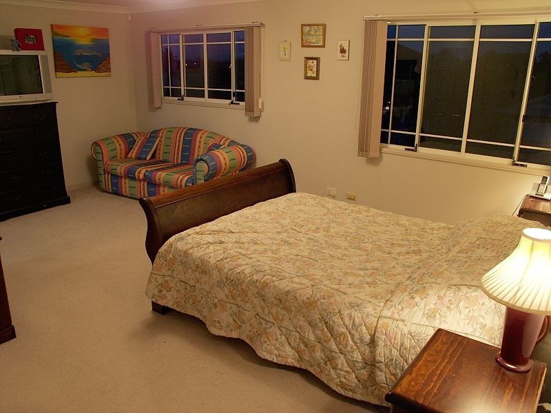 18 Poets Place, Parkinson QLD 4115