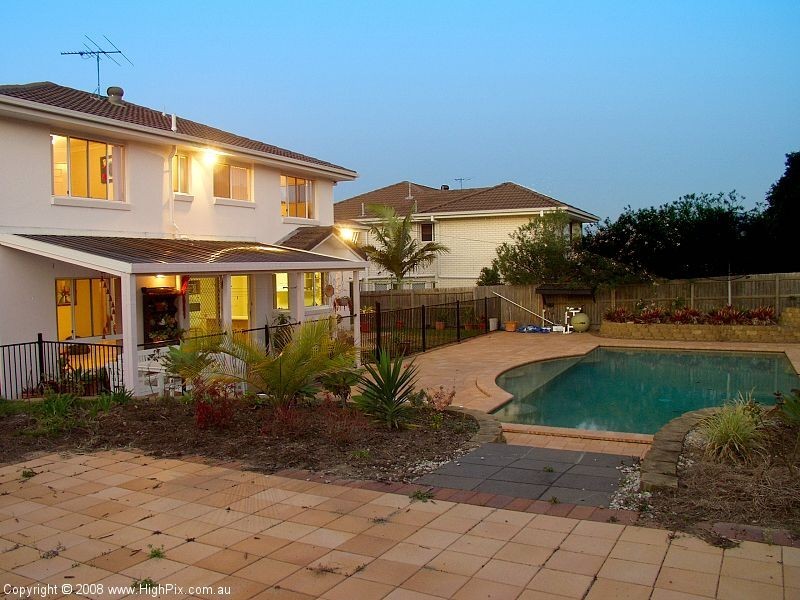 18 Poets Place, Parkinson QLD 4115