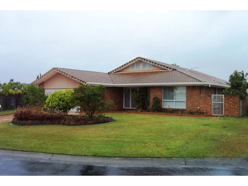 6 Putter Place, Arundel QLD 4214