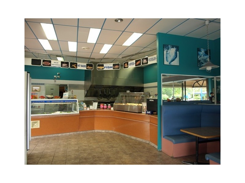 Shop 10/8 Redland Bay Road, Capalaba QLD 4157