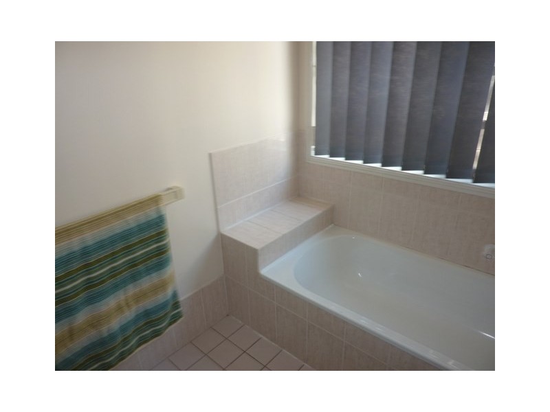 16 Madau Street, Mansfield QLD 4122