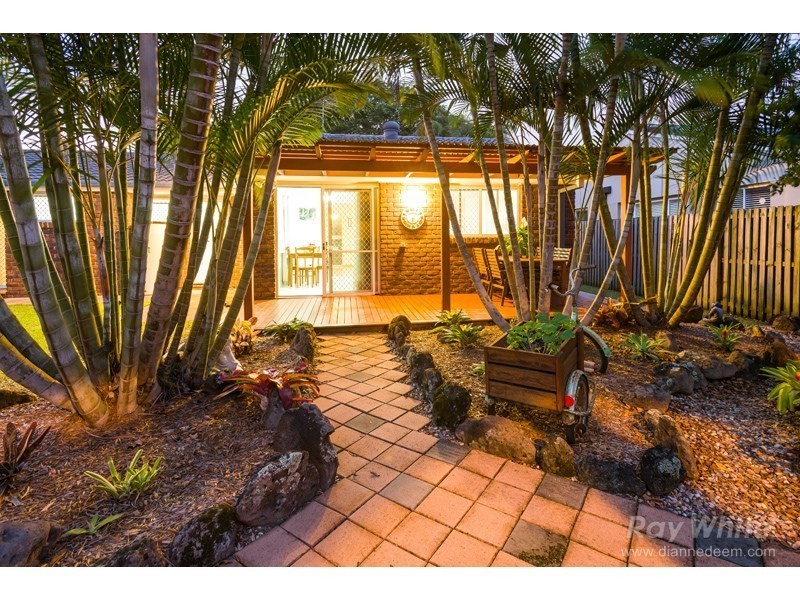 9 Nardie Street, Eight Mile Plains QLD 4113