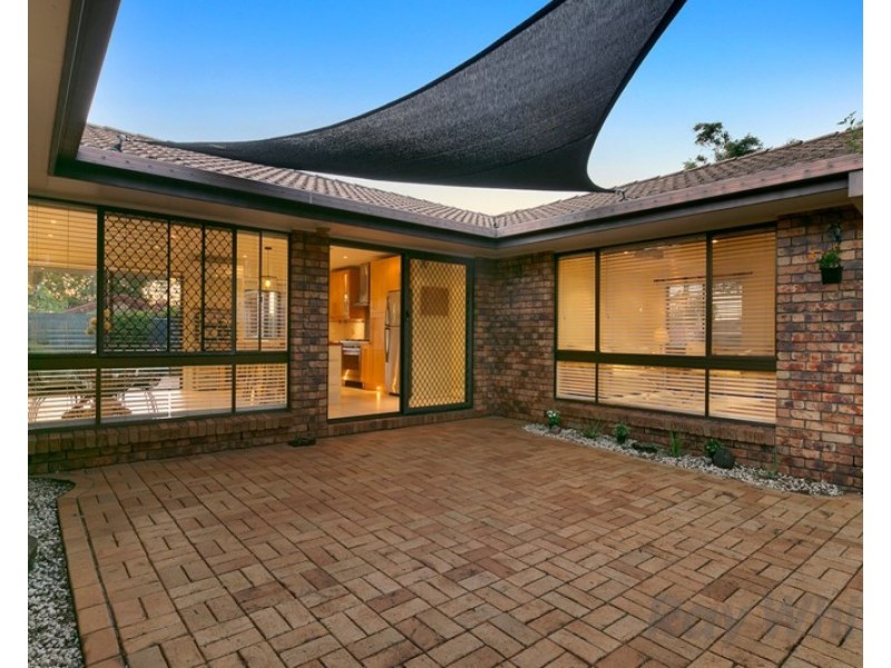 2 Woorabinda Street, Runcorn QLD 4113