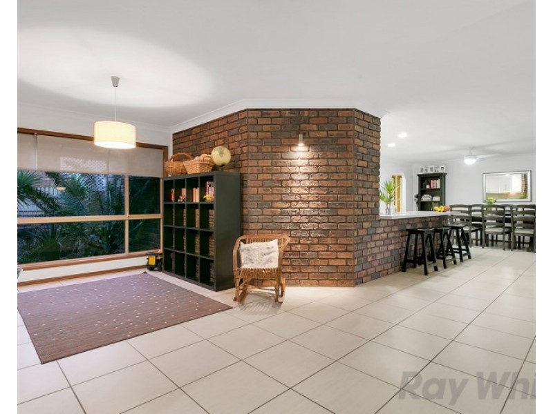 13 Arpege Crescent, Eight Mile Plains QLD 4113