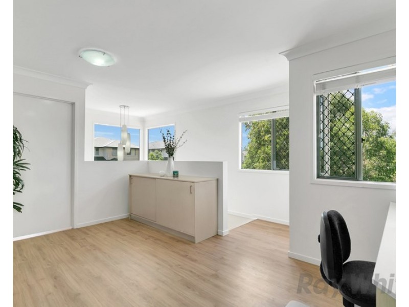 16A Southwalk Esplanade, Underwood QLD 4119