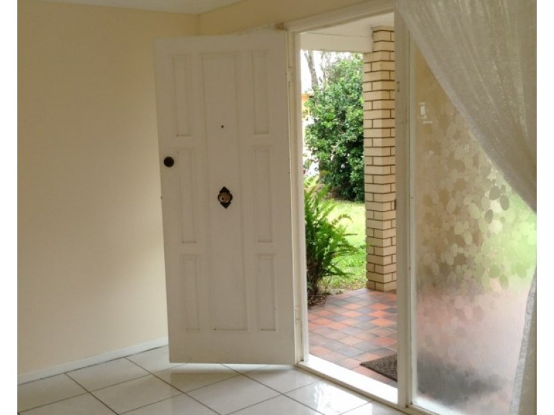 8 Provence Street, Macgregor QLD 4109