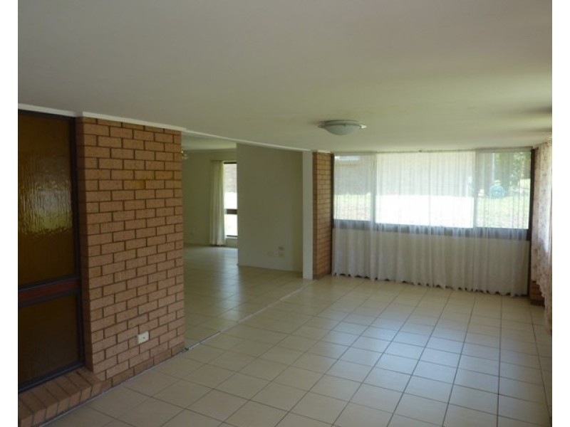 8 Amarna Street, Eight Mile Plains QLD 4113