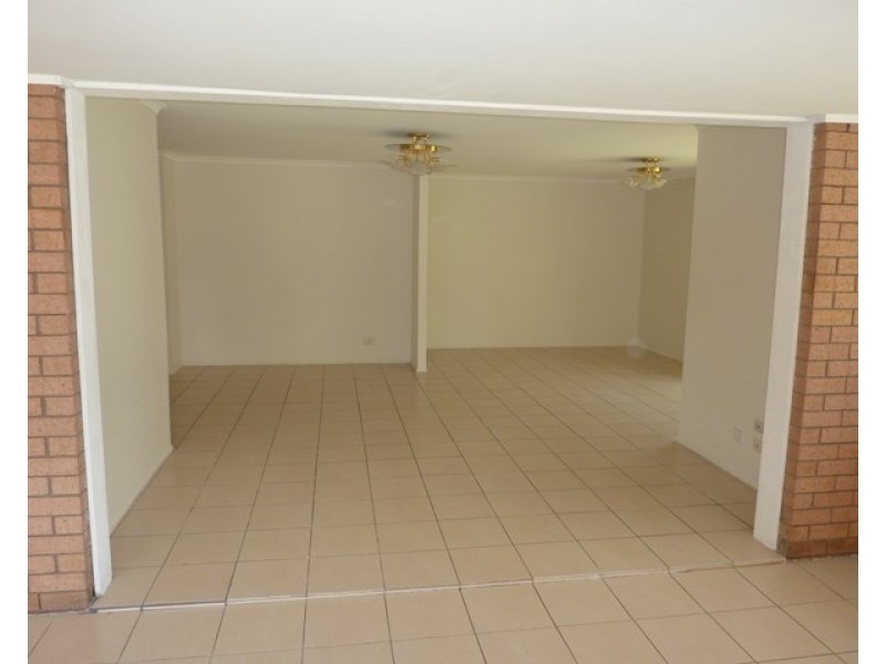 8 Amarna Street, Eight Mile Plains QLD 4113