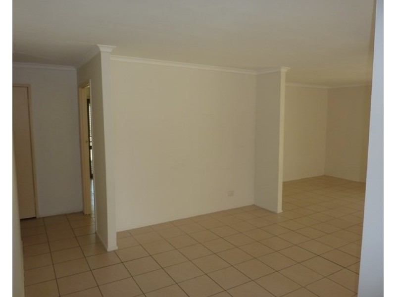 8 Amarna Street, Eight Mile Plains QLD 4113