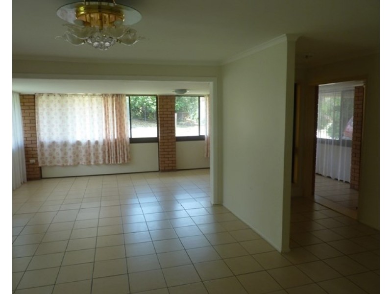 8 Amarna Street, Eight Mile Plains QLD 4113