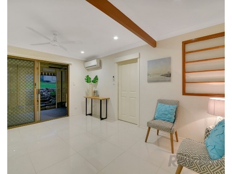 11 Gwandalan Street, Eight Mile Plains QLD 4113