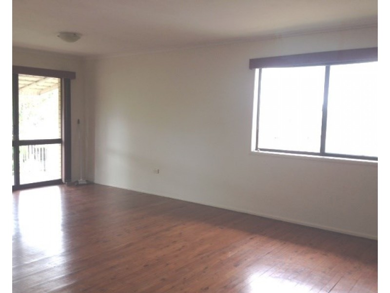 11 Carnoustie Street, Macgregor QLD 4109