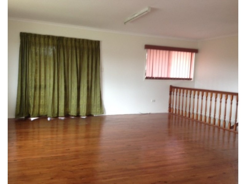 11 Carnoustie Street, Macgregor QLD 4109