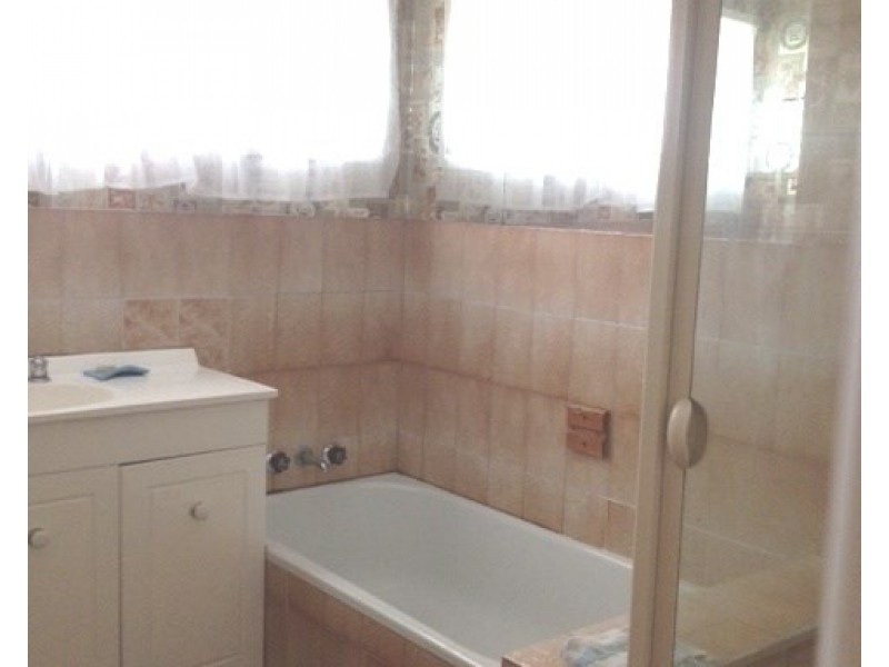 11 Carnoustie Street, Macgregor QLD 4109